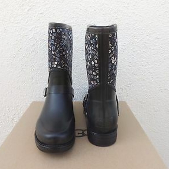 Ugg Rain Boots - Picture 3 of 8